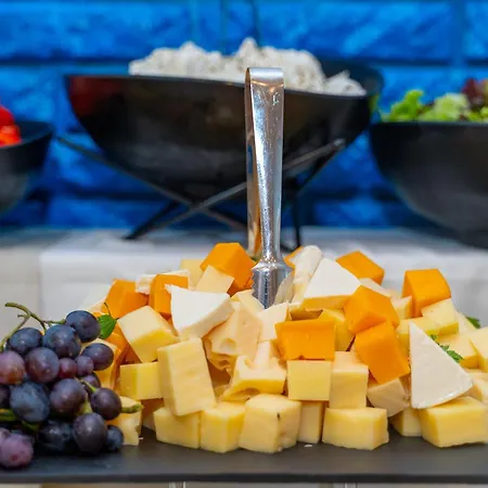 Mpm Condor فندق 4*